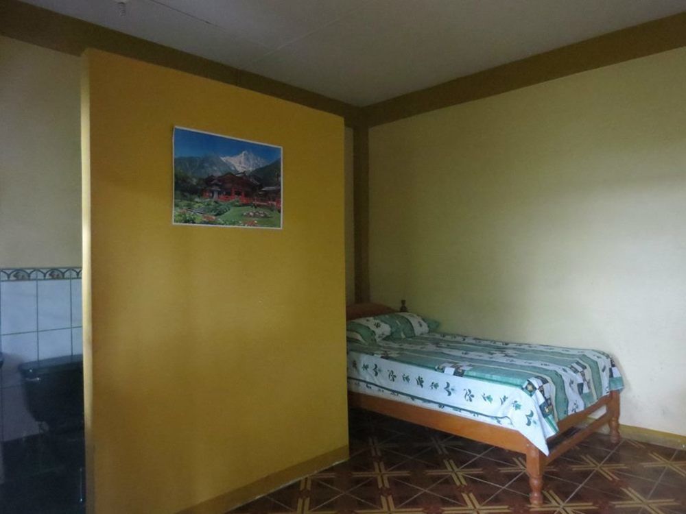 Tambopata Hostel Bambu Puerto Maldonado Esterno foto
