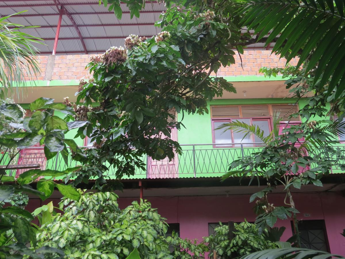 Tambopata Hostel Bambu Puerto Maldonado Esterno foto