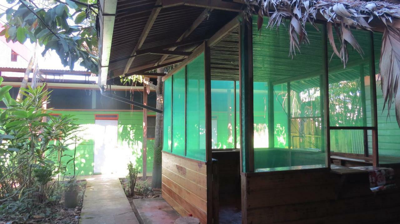Tambopata Hostel Bambu Puerto Maldonado Esterno foto