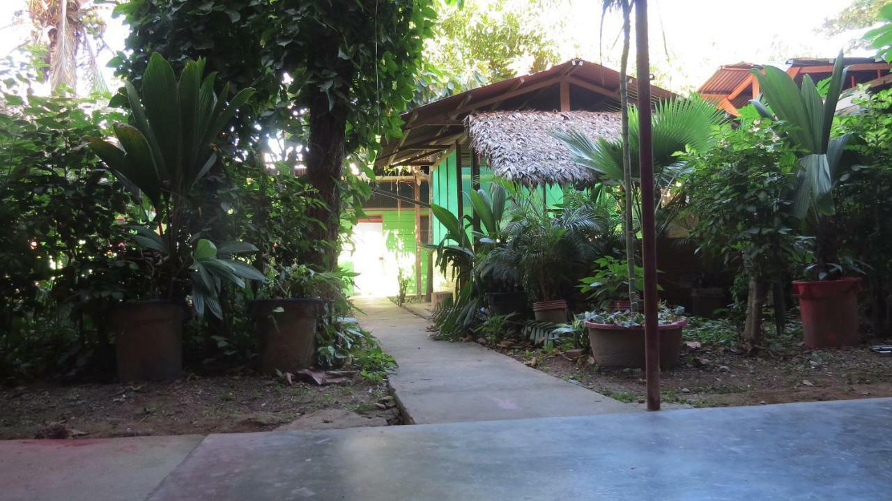 Tambopata Hostel Bambu Puerto Maldonado Esterno foto
